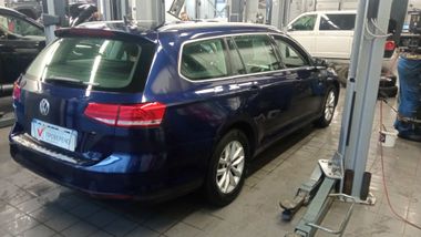 Volkswagen Passat 2019 года, 178 351 км - вид 3