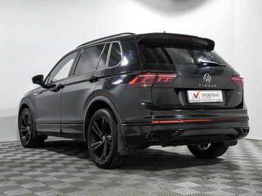 Volkswagen Tiguan 2021 года, 67 038 км - вид 8