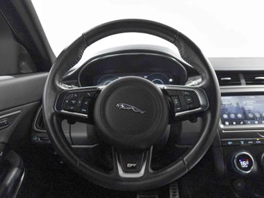 Jaguar E-Pace 2019 года, 66 444 км - вид 11