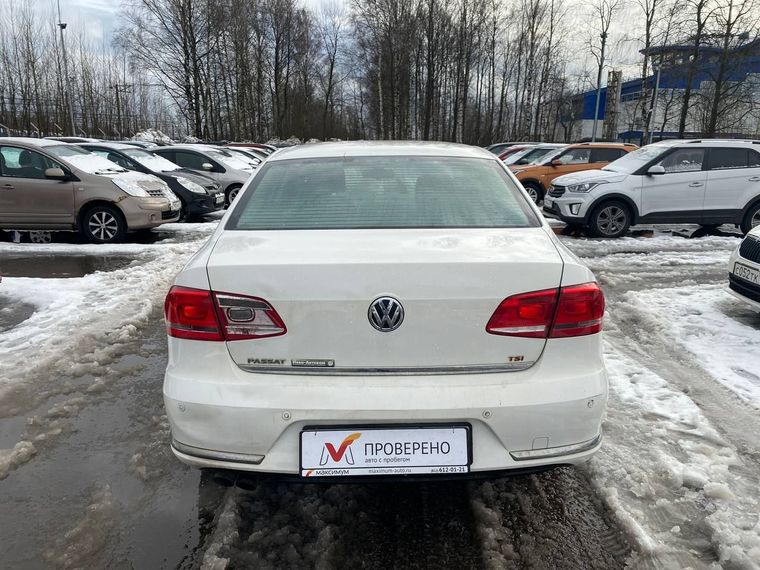 Volkswagen Passat 2012 года, 232 874 км - вид 5