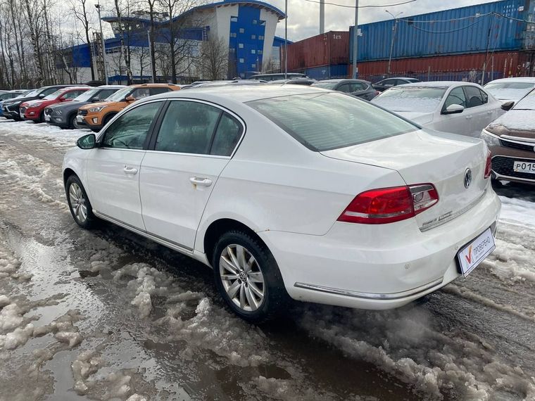 Volkswagen Passat 2012 года, 232 874 км - вид 6