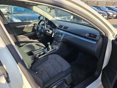 Volkswagen Passat 2012 года, 232 874 км - вид 15