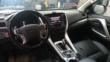 Mitsubishi Pajero Sport 2018 года, 178 855 км - вид 5