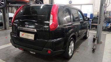 Nissan X-Trail 2011 года, 208 641 км - вид 3