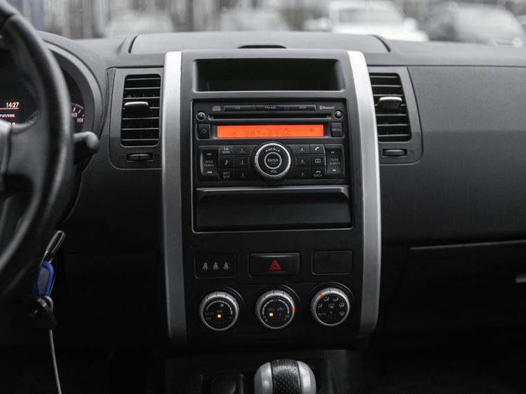 Nissan X-Trail 2011 года, 208 641 км - вид 9