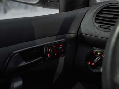 Volkswagen Caddy 2013 года, 293 069 км - вид 9