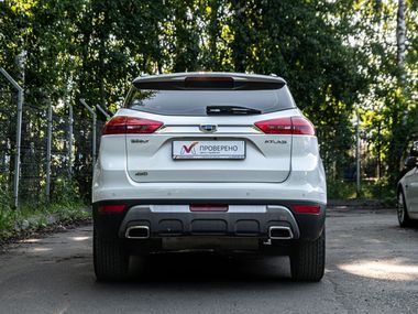 Geely Atlas 2021 года, 78 128 км - вид 4