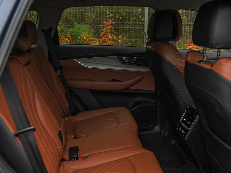 Chery Tiggo 8 Pro e+ 2023 года, 44 555 км - вид 17