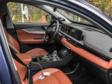 Chery Tiggo 8 Pro e+ 2023 года, 44 555 км - вид 19