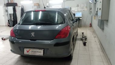 Peugeot 308 2008 года, 261 205 км - вид 3
