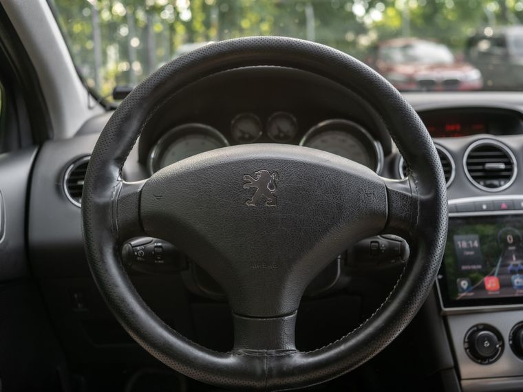 Peugeot 308 2008 года, 261 205 км - вид 6