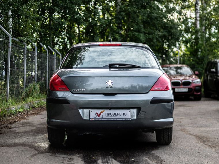Peugeot 308 2008 года, 261 205 км - вид 4