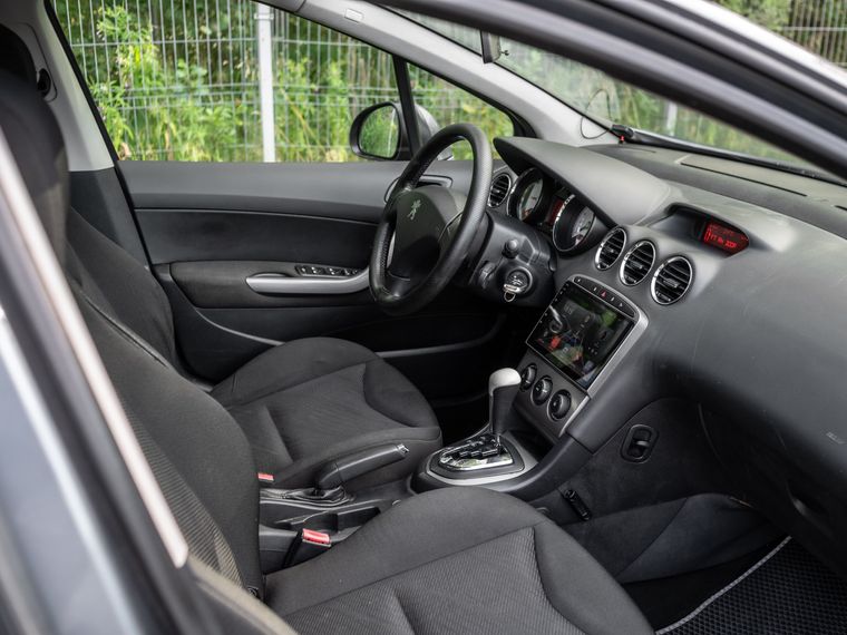 Peugeot 308 2008 года, 261 205 км - вид 11