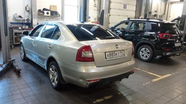 Skoda Octavia 2012 года, 297 106 км - вид 3