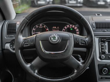 Skoda Octavia 2012 года, 297 106 км - вид 6