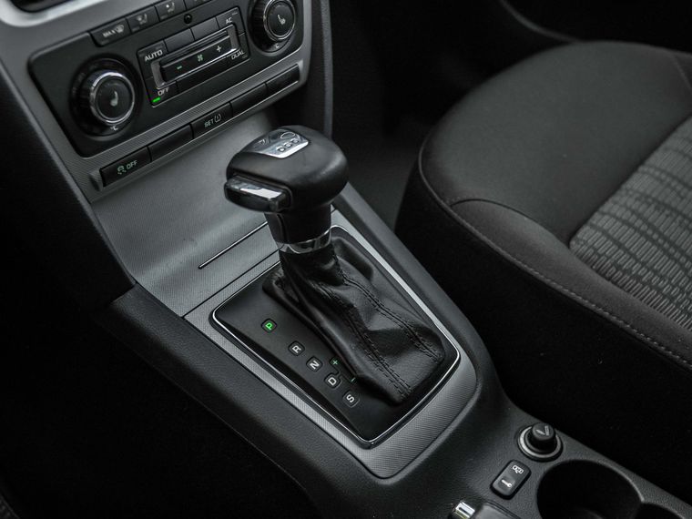 Skoda Octavia 2012 года, 297 106 км - вид 8