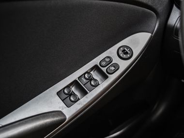 Hyundai Solaris 2016 года, 123 000 км - вид 9