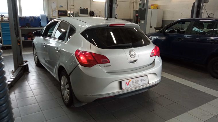 Opel Astra 2013 года, 201 358 км - вид 4