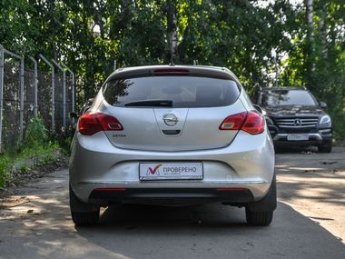 Opel Astra 2013 года, 201 358 км - вид 4