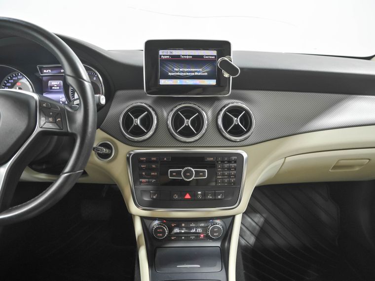 Mercedes-Benz GLA-класс 2015 года, 91 477 км - вид 11