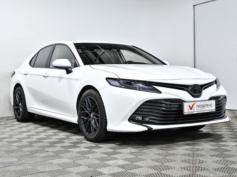 Toyota Camry 2020 года, 49 984 км - вид 4