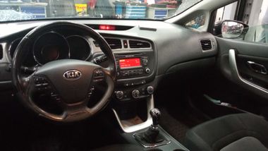 Kia Ceed 2013 года, 123 300 км - вид 5