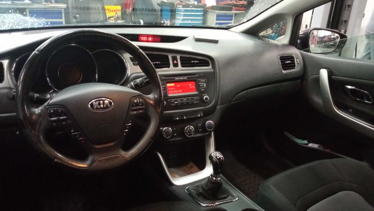 Kia Ceed 2013 года, 123 300 км - вид 5