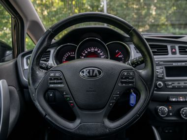 KIA Ceed 2013 года, 123 300 км - вид 6