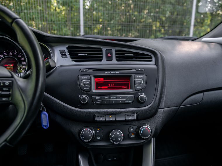 KIA Ceed 2013 года, 123 300 км - вид 7