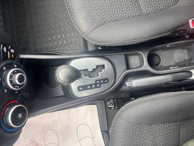 Kia Rio 2012 года, 167 872 км - вид 11