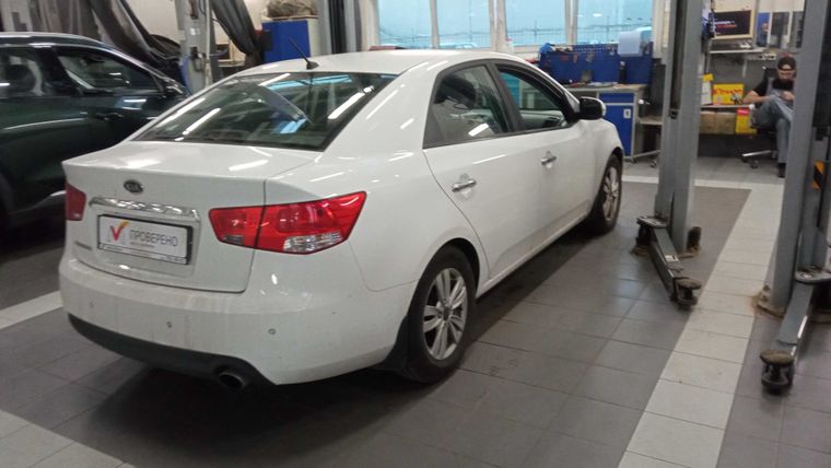 KIA Cerato 2012 года, 173 500 км - вид 3