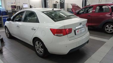 KIA Cerato 2012 года, 173 500 км - вид 4