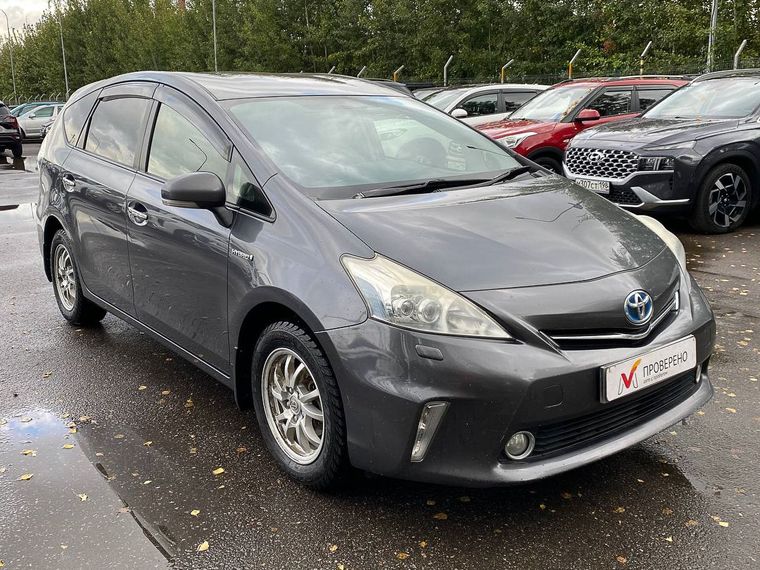 Toyota Prius Alpha 2013 года, 316 869 км - вид 4