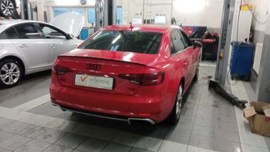 Audi A4 2018 года, 149 000 км - вид 3