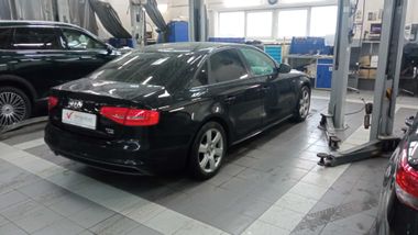 Audi A4 2014 года, 148 056 км - вид 3