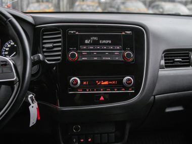Mitsubishi Outlander 2021 года, 185 985 км - вид 9