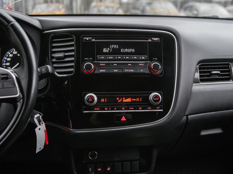 Mitsubishi Outlander 2021 года, 185 985 км - вид 9