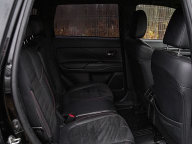 Mitsubishi Outlander 2021 года, 185 985 км - вид 13