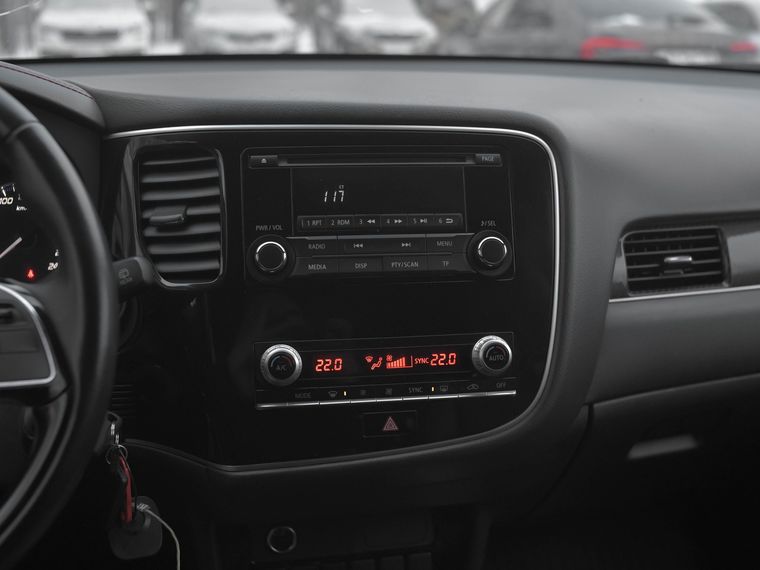 Mitsubishi Outlander 2021 года, 185 985 км - вид 9
