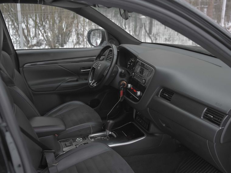 Mitsubishi Outlander 2021 года, 185 985 км - вид 13
