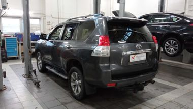Toyota Land Cruiser Prado 2012 года, 326 000 км - вид 4