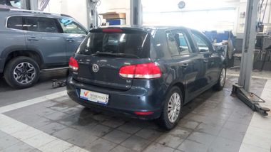 Volkswagen Golf 2010 года, 202 394 км - вид 3