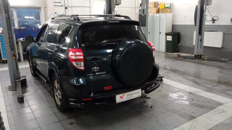 Toyota RAV4 2012 года, 120 000 км - вид 4