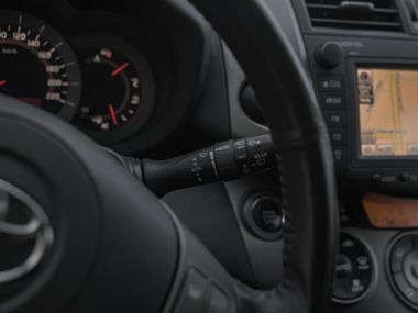 Toyota RAV4 2012 года, 120 000 км - вид 8