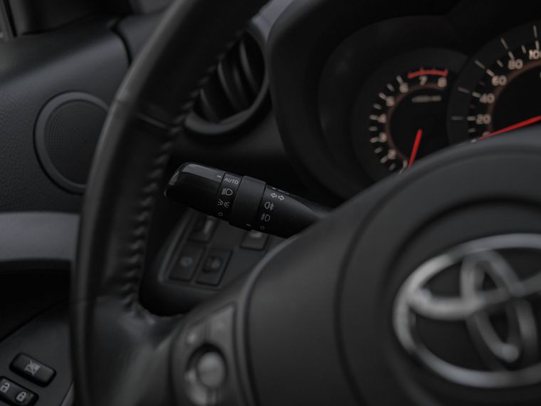 Toyota RAV4 2012 года, 120 000 км - вид 6