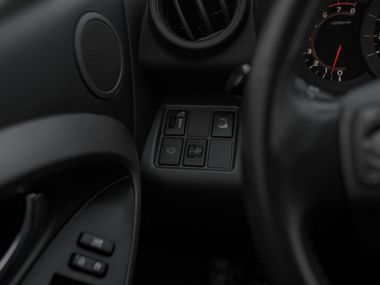 Toyota RAV4 2012 года, 120 000 км - вид 12