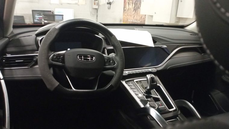 Белый Geely Atlas Pro 2022 года | VIN 907787
