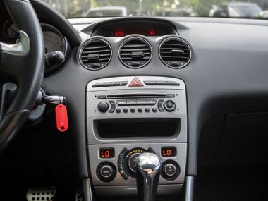 Peugeot 308 2011 года, 246 948 км - вид 8