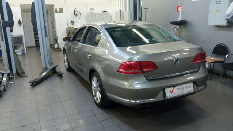 Volkswagen Passat 2013 года, 92 000 км - вид 4