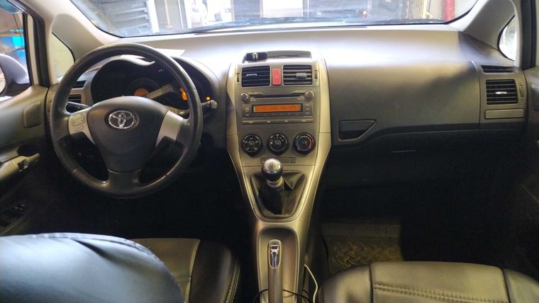 Toyota Auris 2009 года, 223 103 км - вид 5
